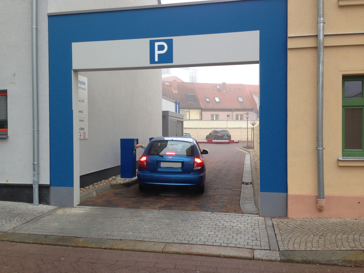 Kundenparkplatz Einfahrt
