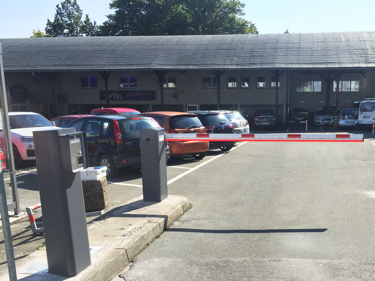 Parksystem fuer Kundenparkplatz
